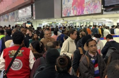 Delhi airport witnesses chaos, passengers complain about long waiting hours