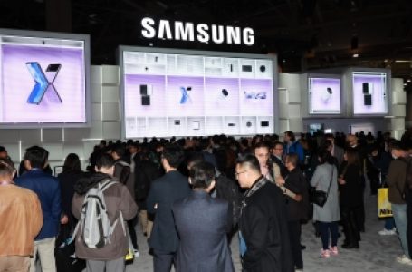 Samsung to soon unveil tri-foldable smartphone