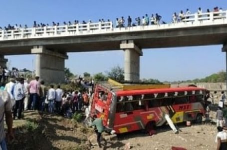 Fifteen killed as bus falls into river in MP’s Khargone