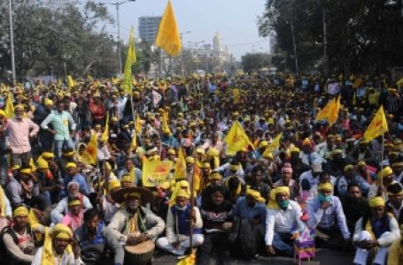 Kurmis hint supporting Left Front in Bengal on condition of backing ST movement