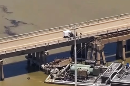 Up to 2,000 gallons oil may spill into Gulf of Mexico as barge hits bridge in US