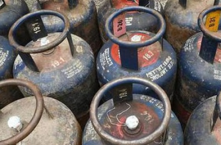 Commercial LPG gas cylinder gets cheaper by Rs 69.50 in Delhi