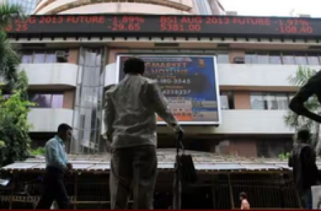 Sensex recovers after robust budget, Titan and ITC top gainers