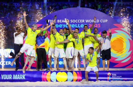 Brazil defends FIFA Beach Soccer World Cup title