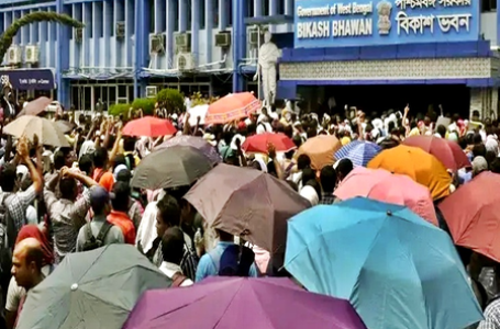 WBSSC recruitment case: Undeterred by baton charge, teachers gherao Bikash Bhawan again