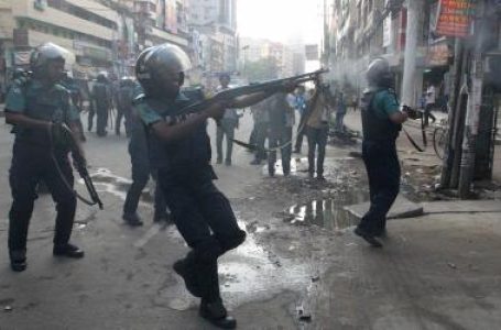 10 injured as students, police clash in Bangladesh