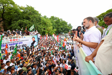 Bihar Bandh brings state to halt, opposition calls revision ‘Vote Bandi’