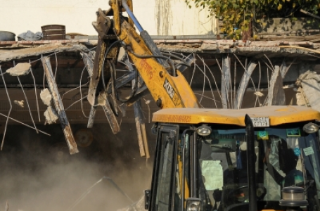 Bulldozers roll on property of Chhangur baba’s aide accused in conversion racket