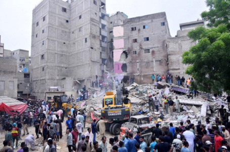Pakistan: Death toll from Karachi building collapse rises to 17