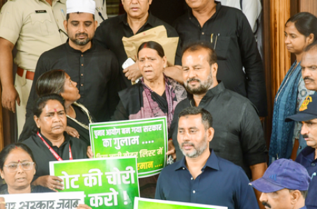 Rabri Devi leads Oppn’s protest against SIR outside Bihar Legislative Council