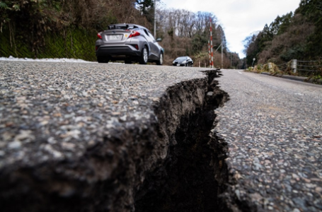 Residents evacuate quake-hit island village of Toshima in Japan