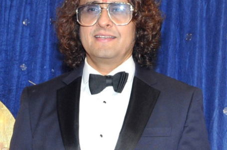 Sonu Nigam calls his ‘Satrangi Re India Tour’ a celebration of love through different colours