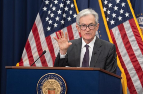 US Fed keeps interest rates unchanged despite pressure from Trump administration