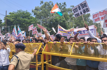 Bihar: STET aspirants stage massive protest in Patna, demand exam before TRE 4