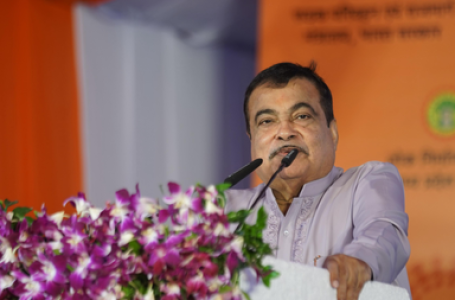 Gadkari proposes futuristic electric luxury buses for MP expressways