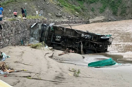 Cloudburst in Himachal’s Mandi washes away buses, buries houses, shops