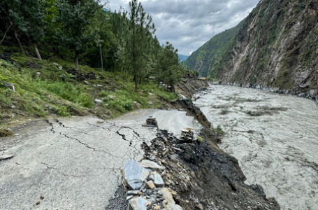 Six killed after landslide bury 2 houses in Himachal Pradesh; rescue op continues