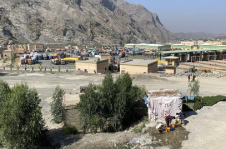 Kabul seeks alternate routes as uncertainty at Pakistan border affects trade