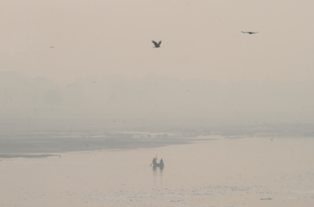 Delhi continues to choke on toxic air as AQI remains in ‘severe’ zone