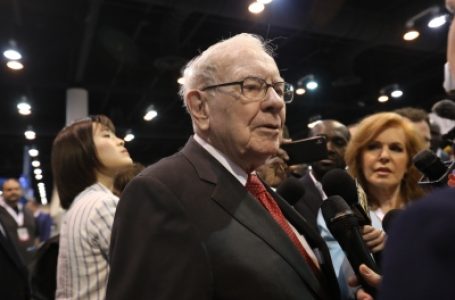Going quiet, stepping up philanthropy: Warren Buffett in farewell letter