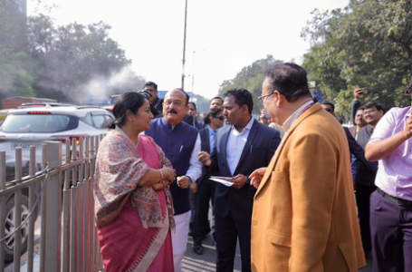 Delhi CM launches pole-mounted mist spray system at ITO for pollution control