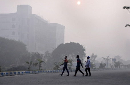 Kolkata’s air turns more hazardous than Delhi, AQI shoots up to 342