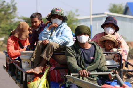 Over 100,000 Cambodians flee as border conflict with Thailand enters 4th day